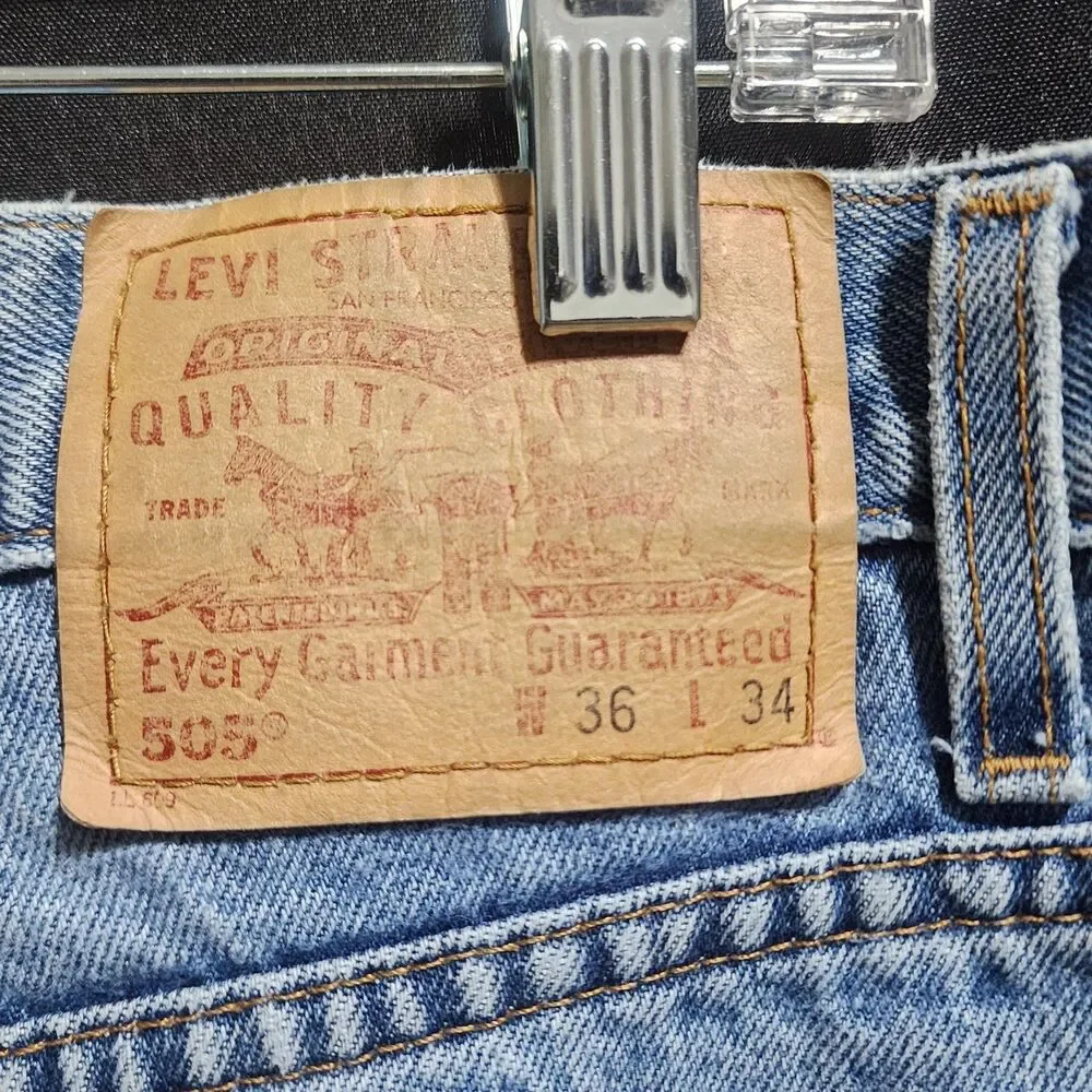 Vintage Levi's 505 Regular Fit Straight Leg Light Wash Men's Jeans Denim (34x34)